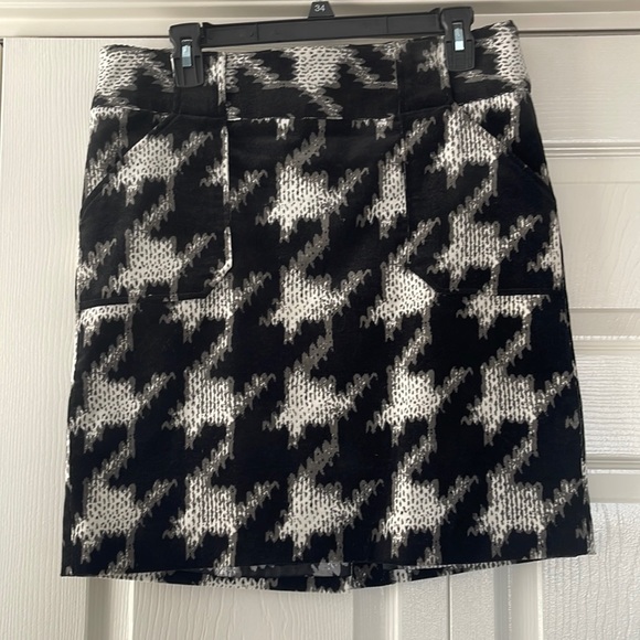 Go International Pencil Skirt - Picture 1 of 3